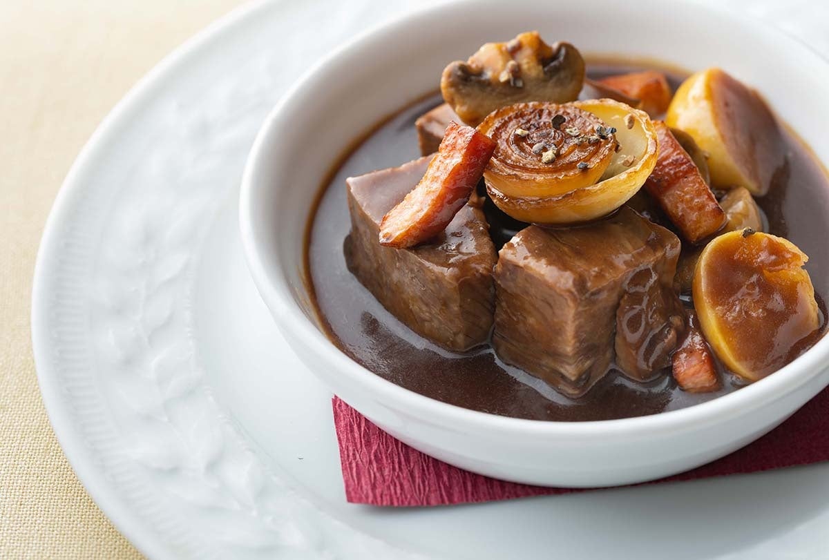 スペシャルディッシュ「博多和牛を使ったブルゴーニュ風赤ワイン煮込み」