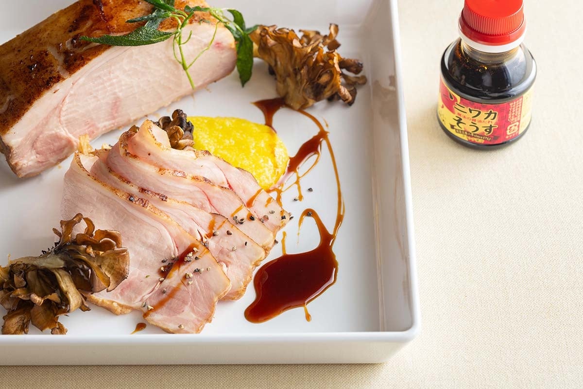 「福岡県タケシゲ醤油のニワカそうすを染み込ませた糸島豚のロースト」