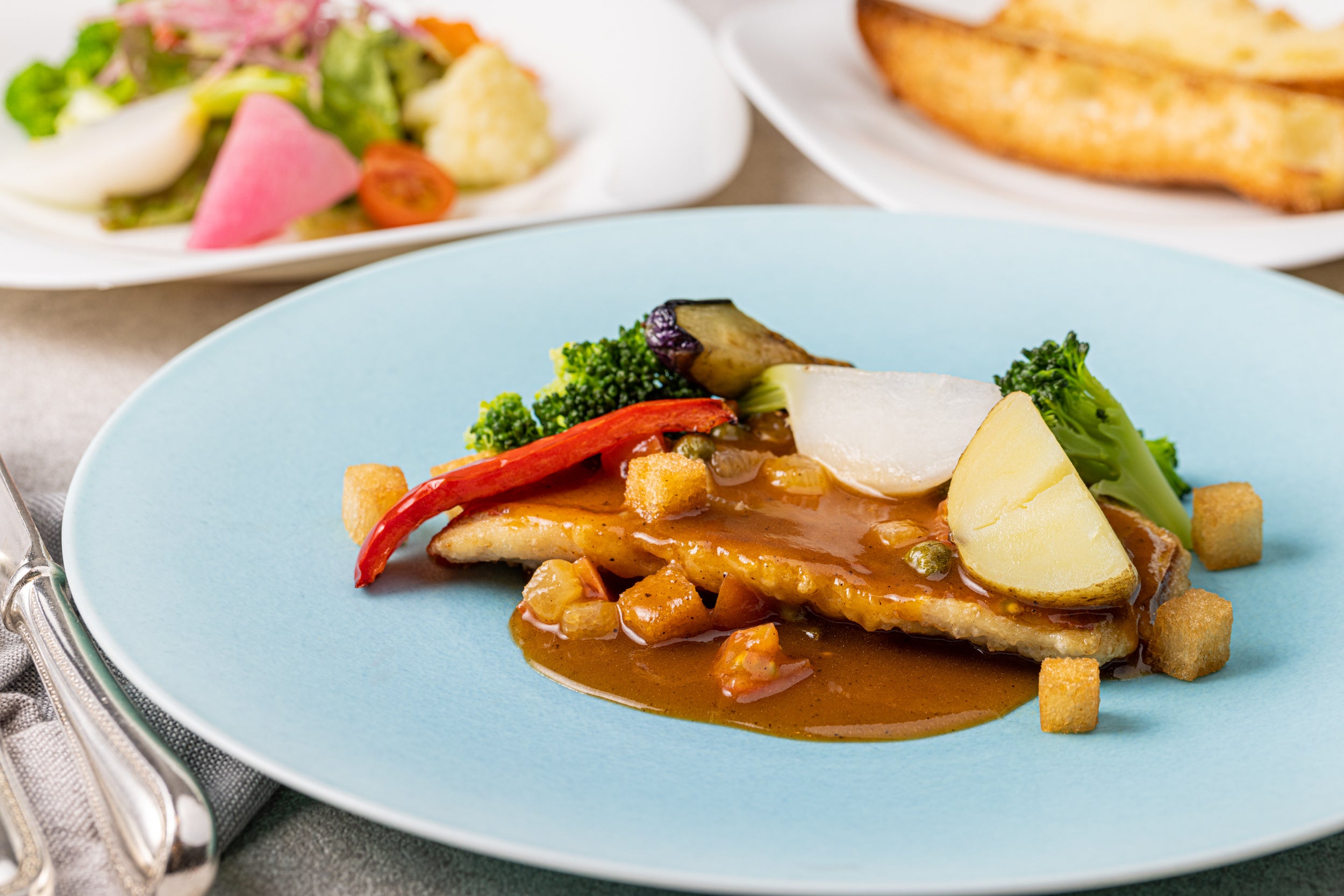 ランチ　愛媛県産白身魚のムニエルイメージ