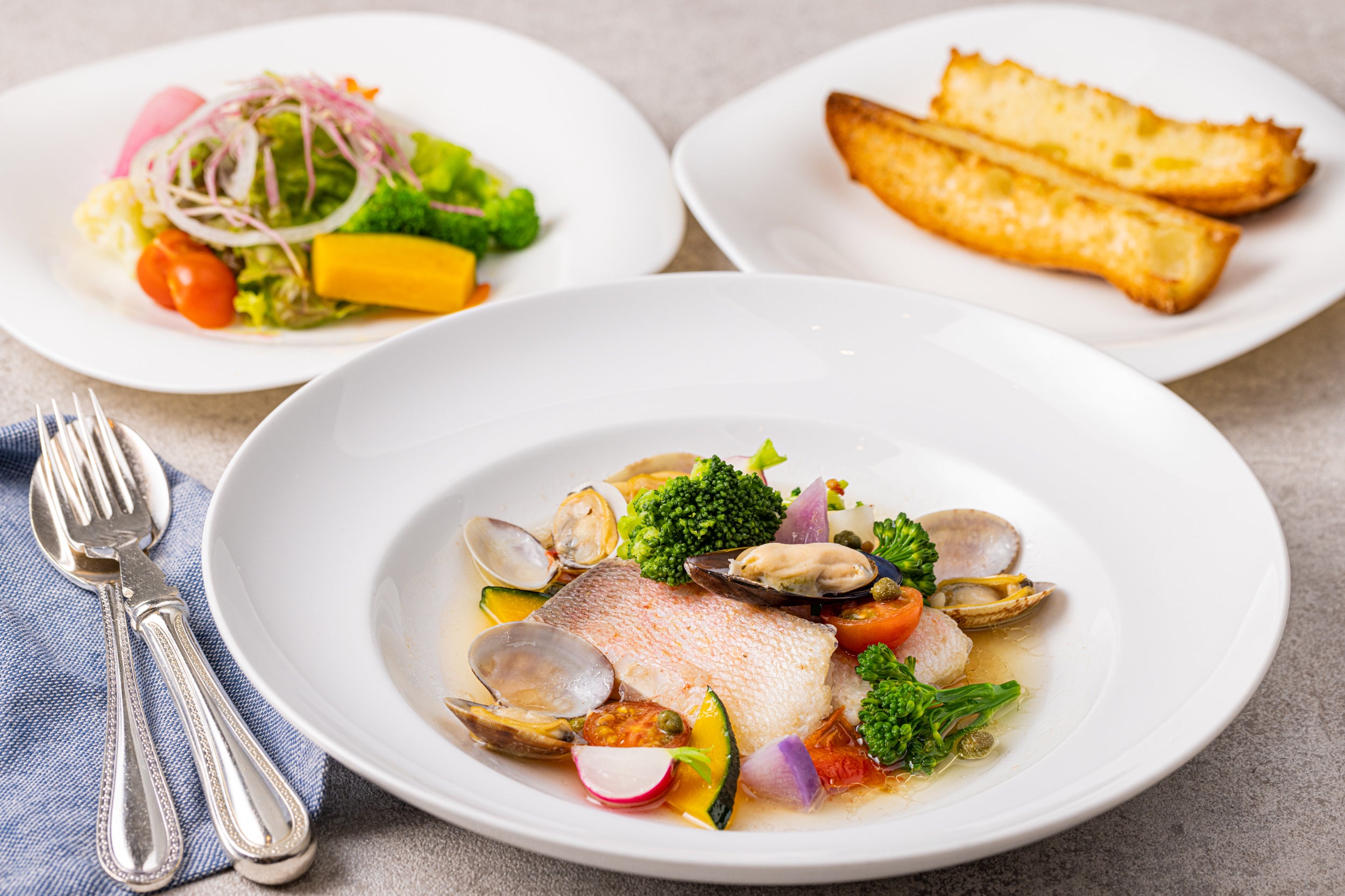 ランチ　愛媛県産白身魚のアクアパッツァイメージ