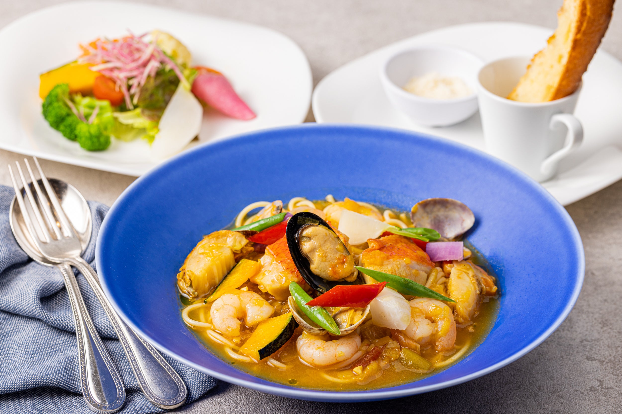 ランチ　フィッシャーマンズスープスパゲッティイメージ