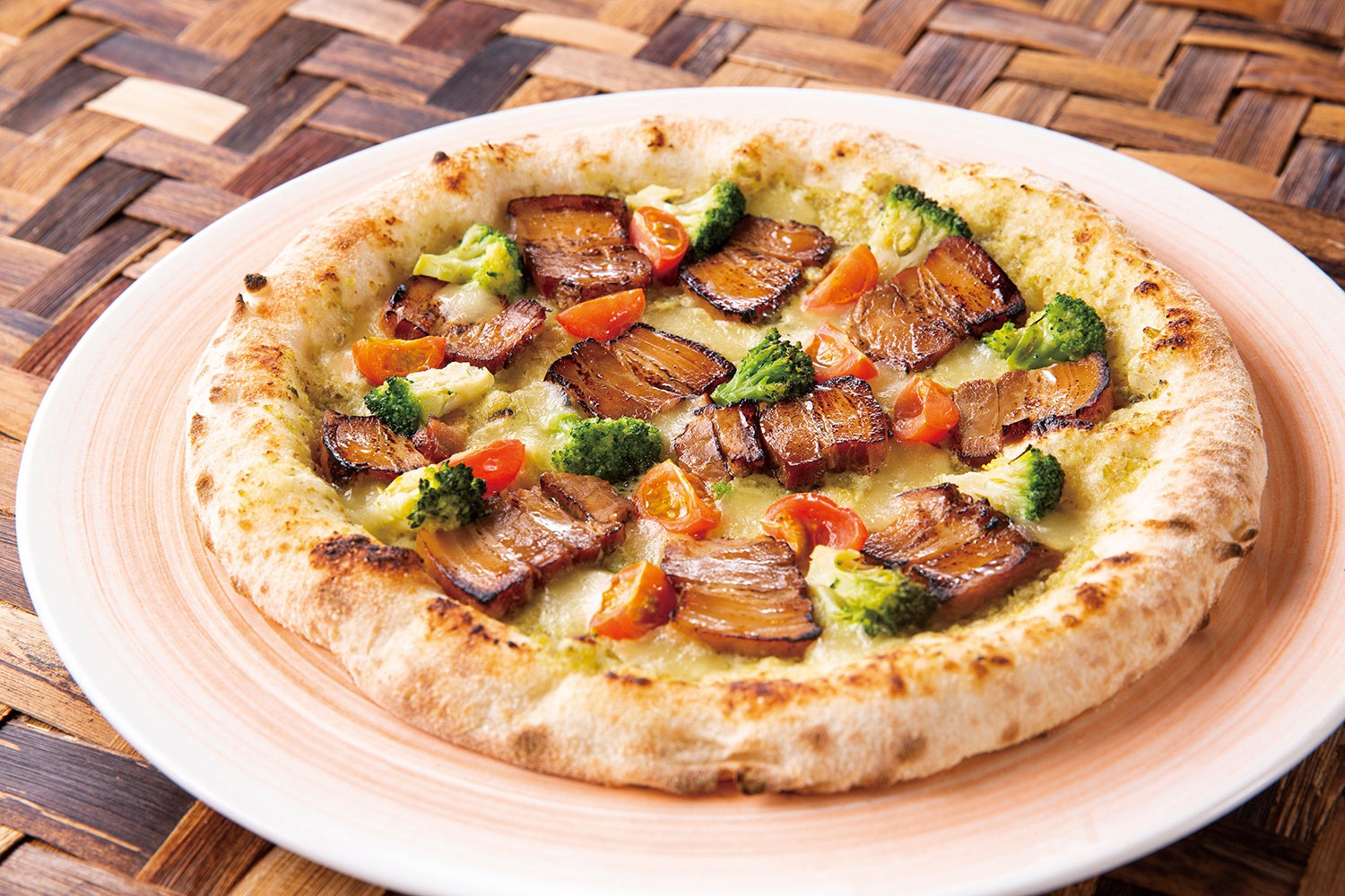 静岡 金豚王と野菜の窯焼きピッツァわさびの風味