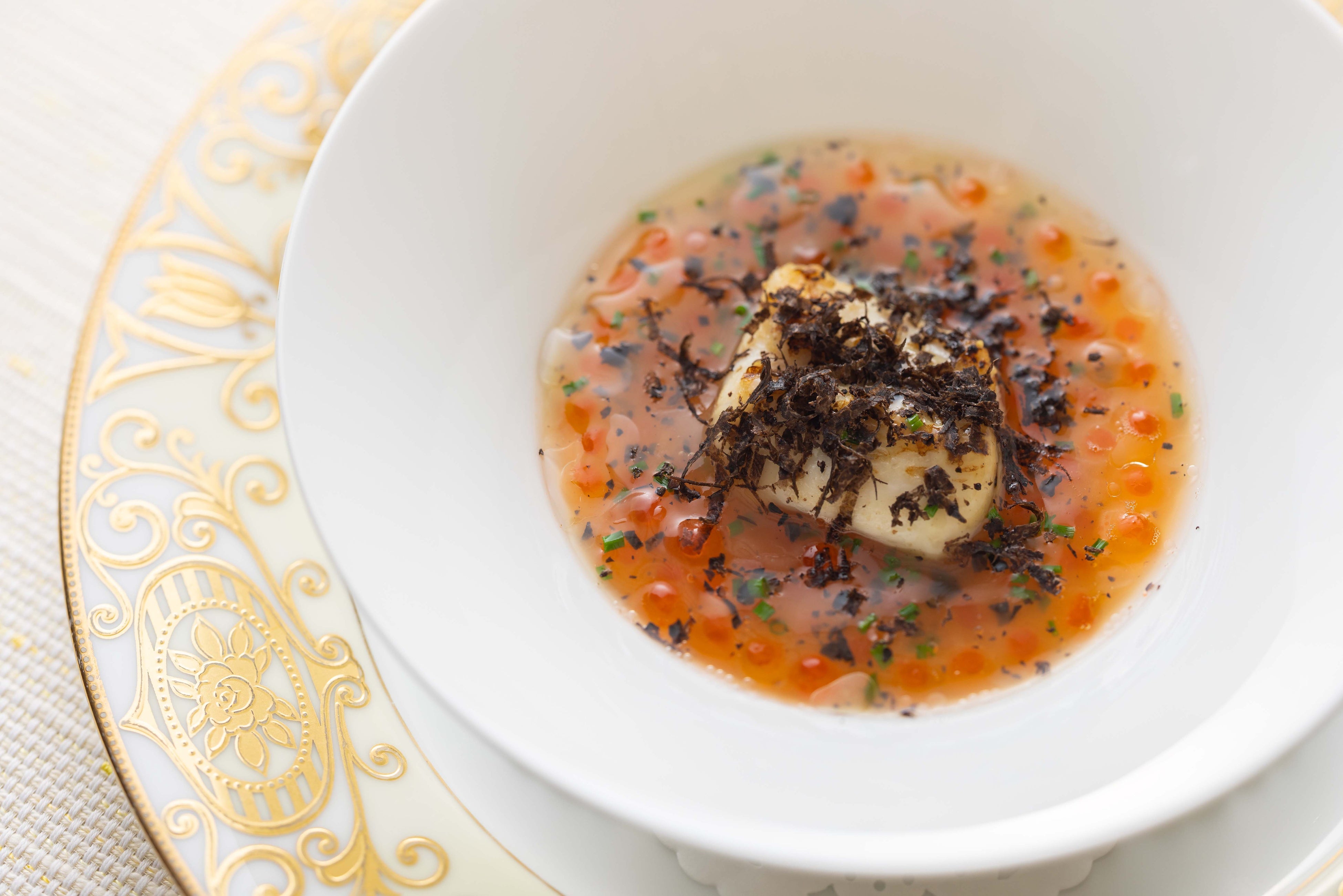 「北海道標津産 鮭の白子とイクラのフラン トリュフ風味」