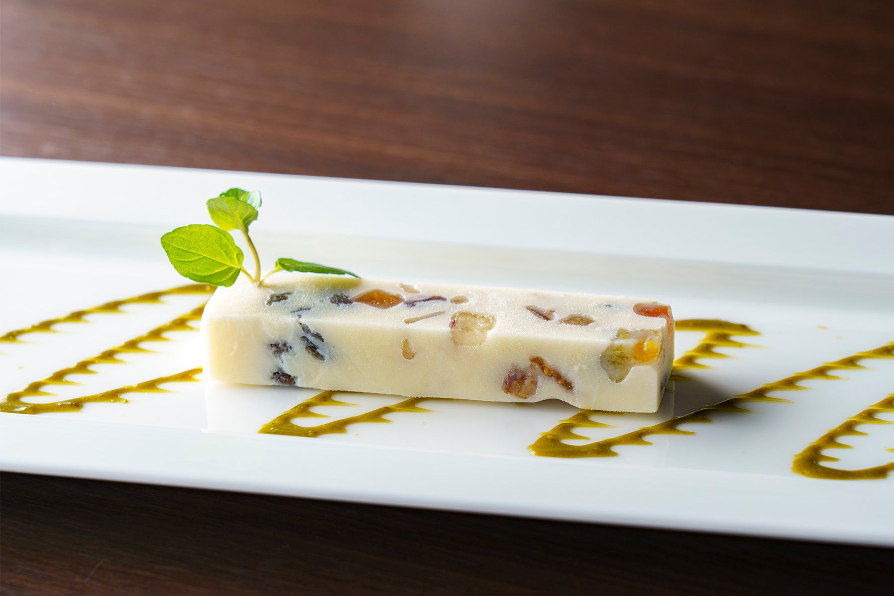 豆腐のカッサータ　ピスタチオソース