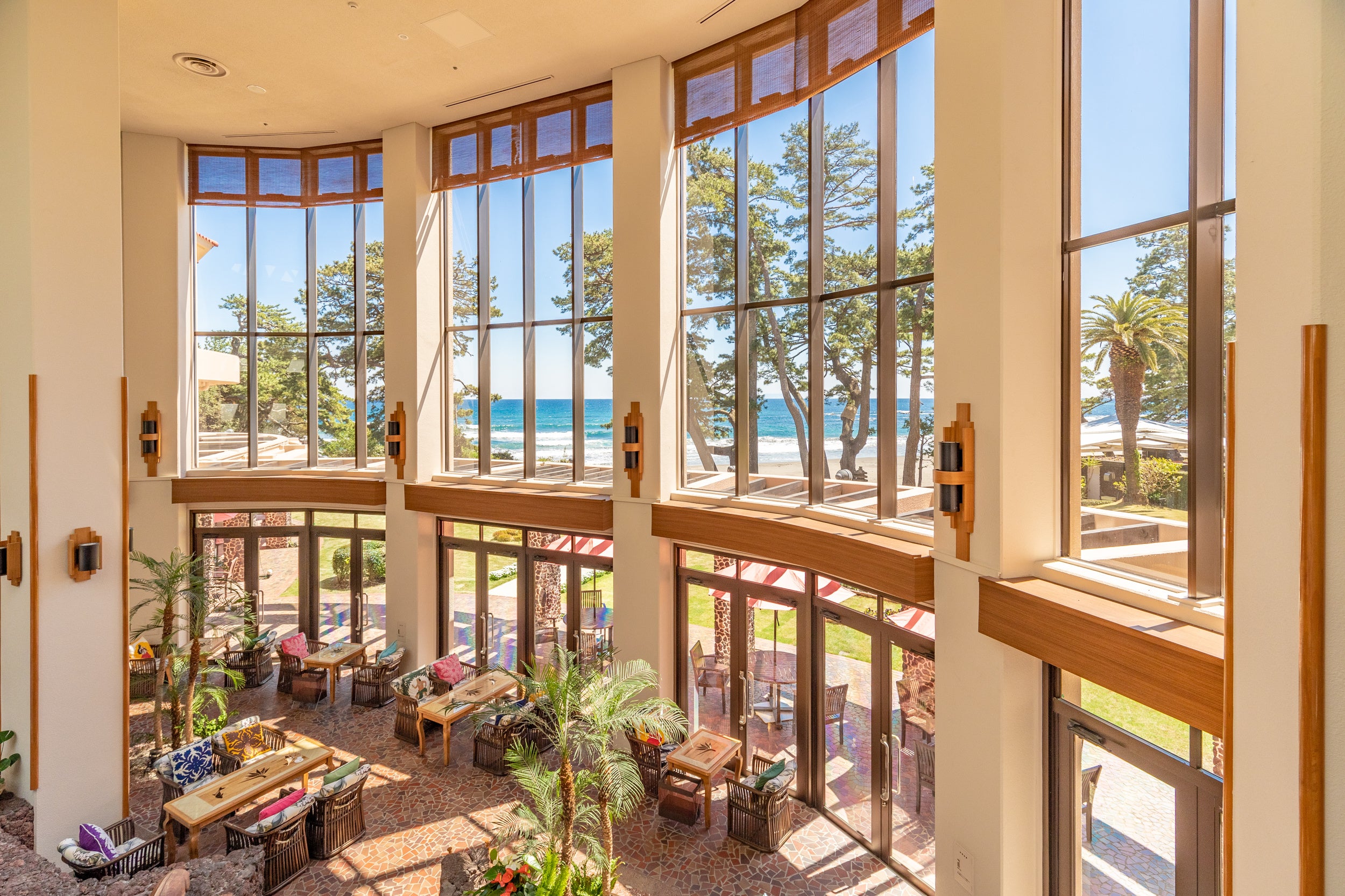 ティーラウンジ「フローラ」