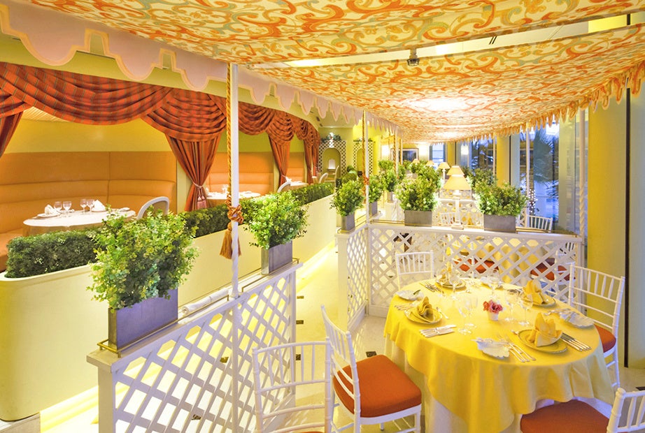 「クイーン・アリス」内観