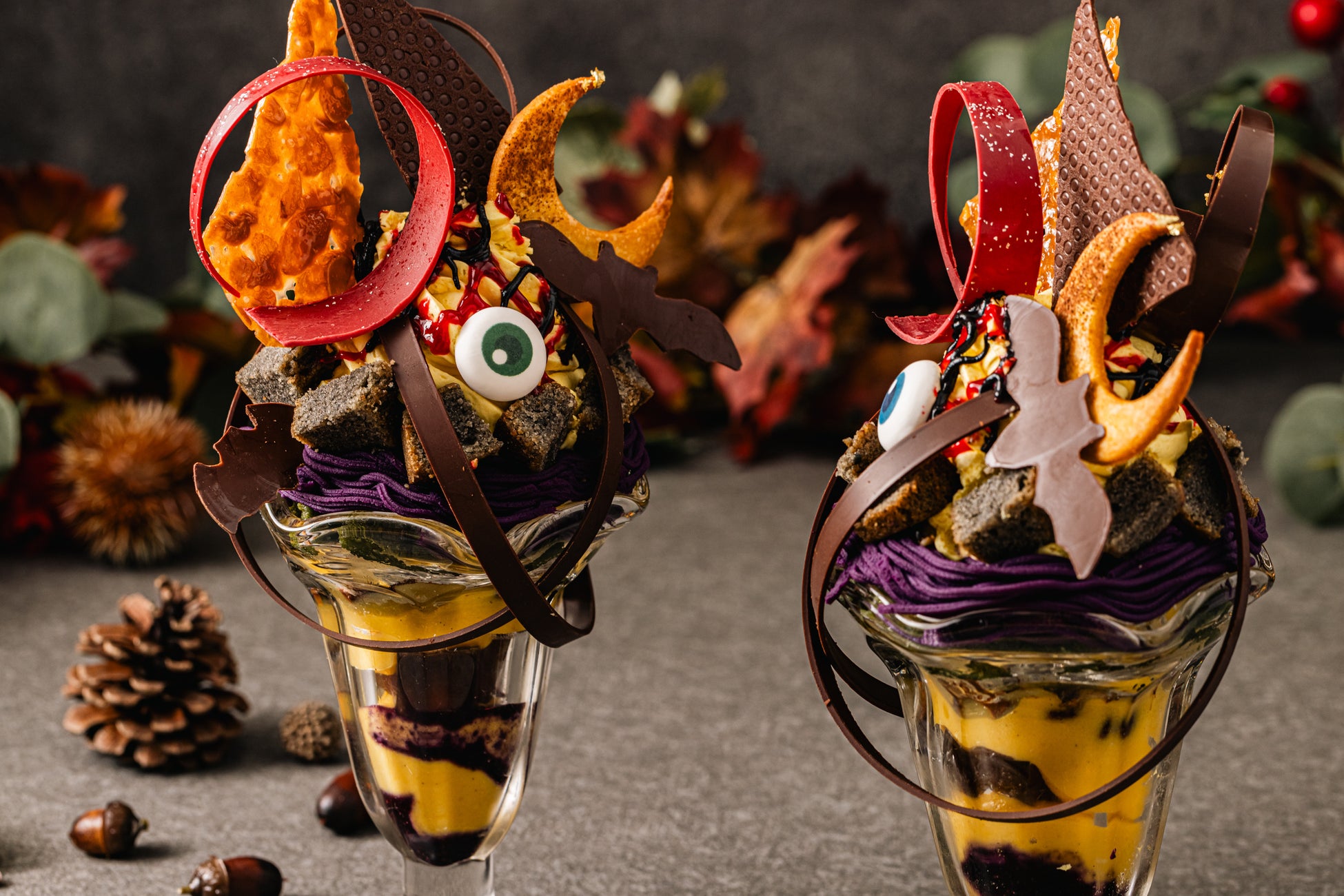 見つめ合うパフェ