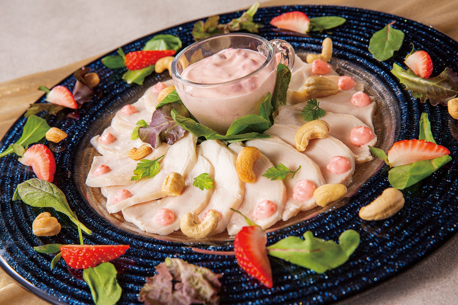 チキンブレストの低温調理 いちごのオーロラソース