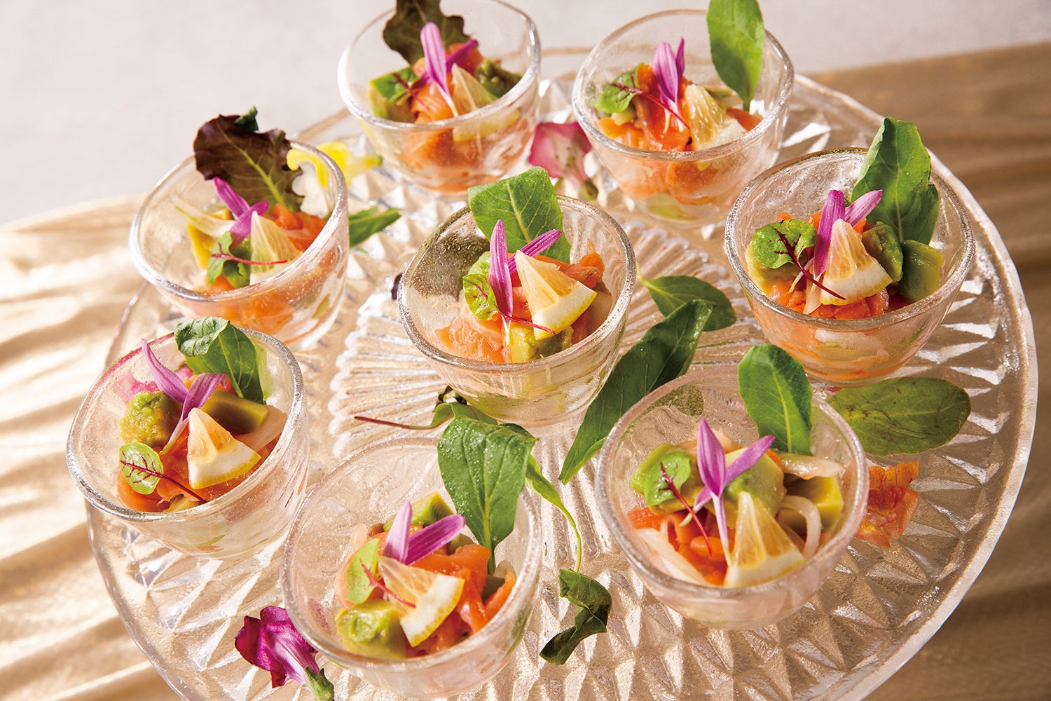 スモークサーモンといちごとアボカドのマリネ