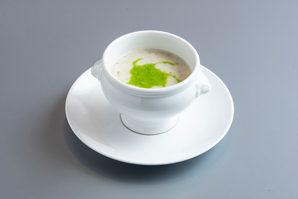 蕪のポタージュ　トリュフ風味