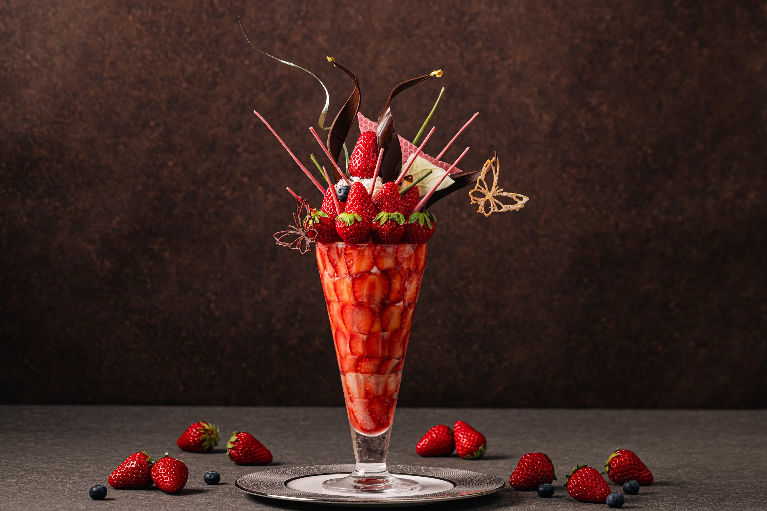 伊豆産紅ほっぺのプレミアムいちごパフェ