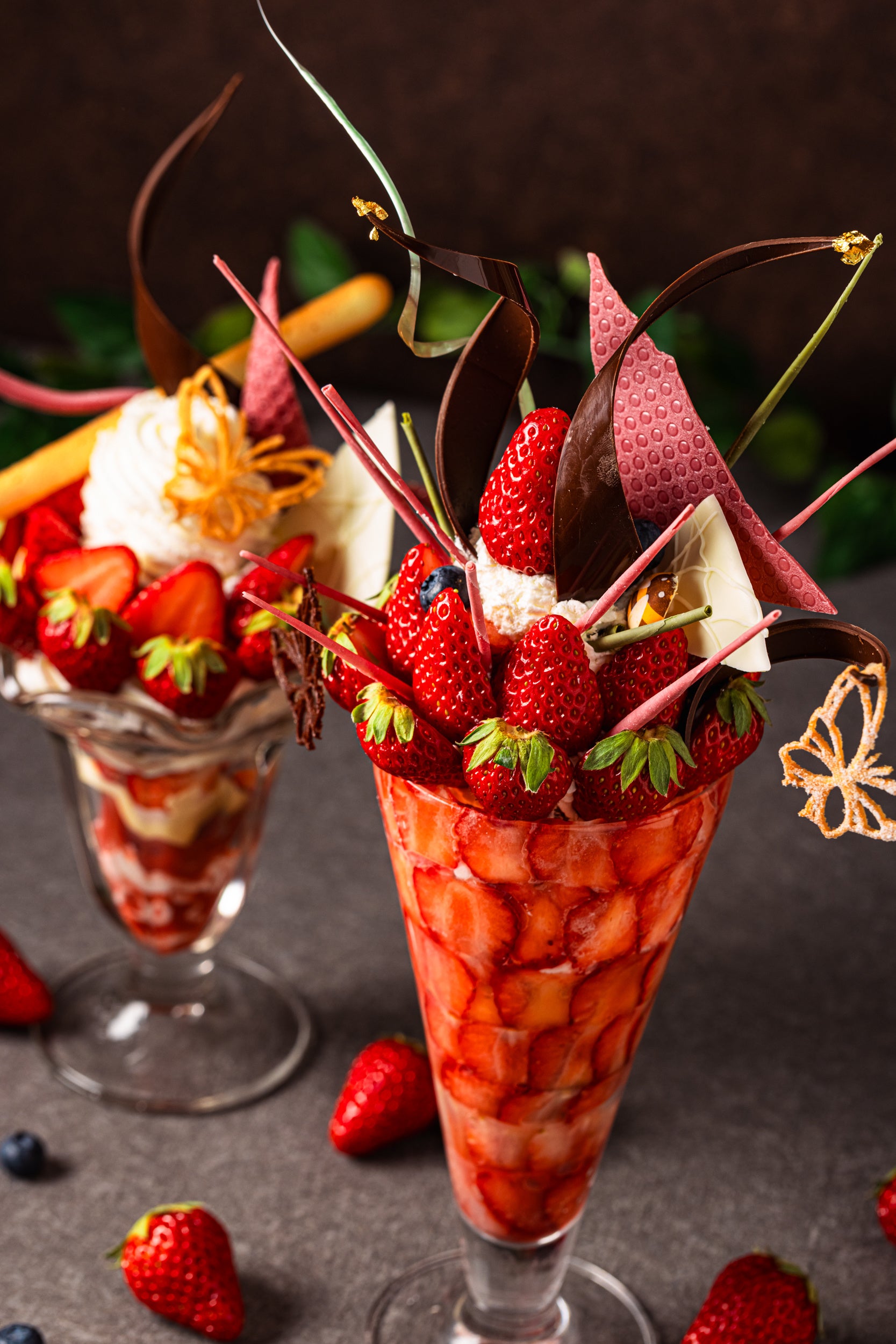 2つのいちごパフェ