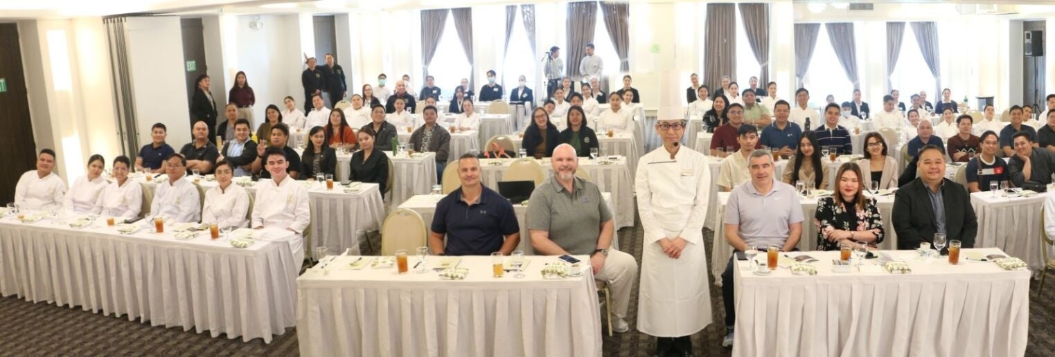 マニラで開催した会社説明会・調理実習セミナーにて