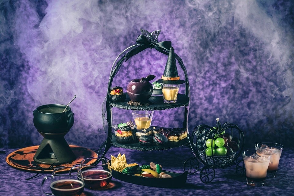 毒りんごにグツグツ鍋?!ハロウィーン仕様のアフタヌーンティー「STREAM