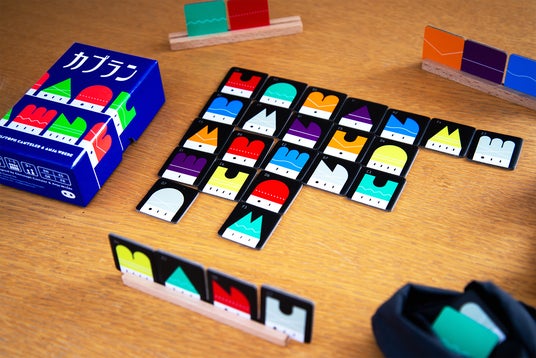 ボードゲーム『カブラン』2026年5月発売。じっくり系パズルと、ボードゲームらしい駆け引きの融合。 ボードゲーム『カブラン』2026年5月発売。じっくり系パズルと、ボードゲームらしい駆け引きの融合。