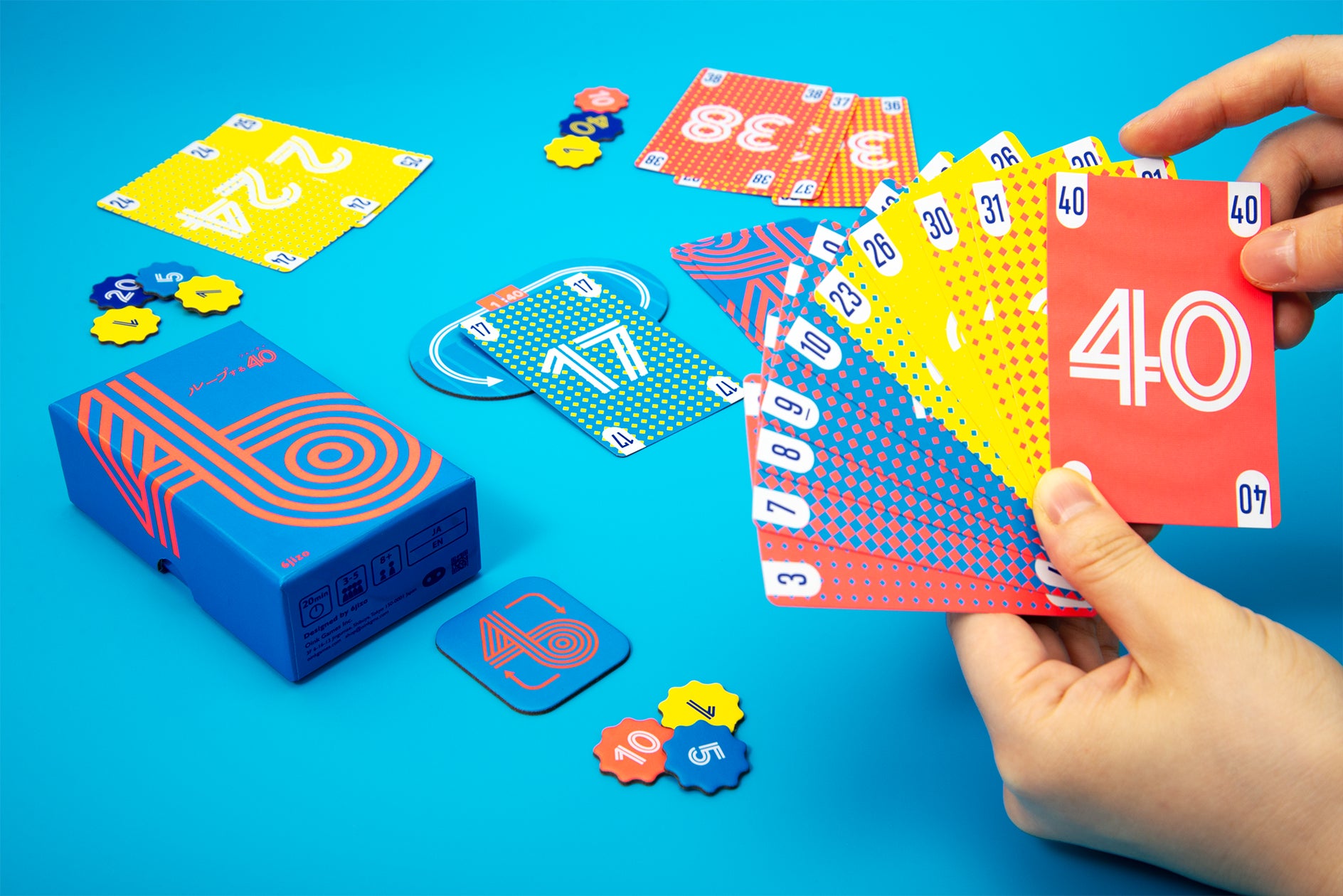 蛍光カラーが眩しい!手札を減らしたいのに増える?新感覚ボードゲーム『ループする40』 蛍光カラーが眩しい!手札を減らしたいのに増える?新感覚ボードゲーム『ループする40』