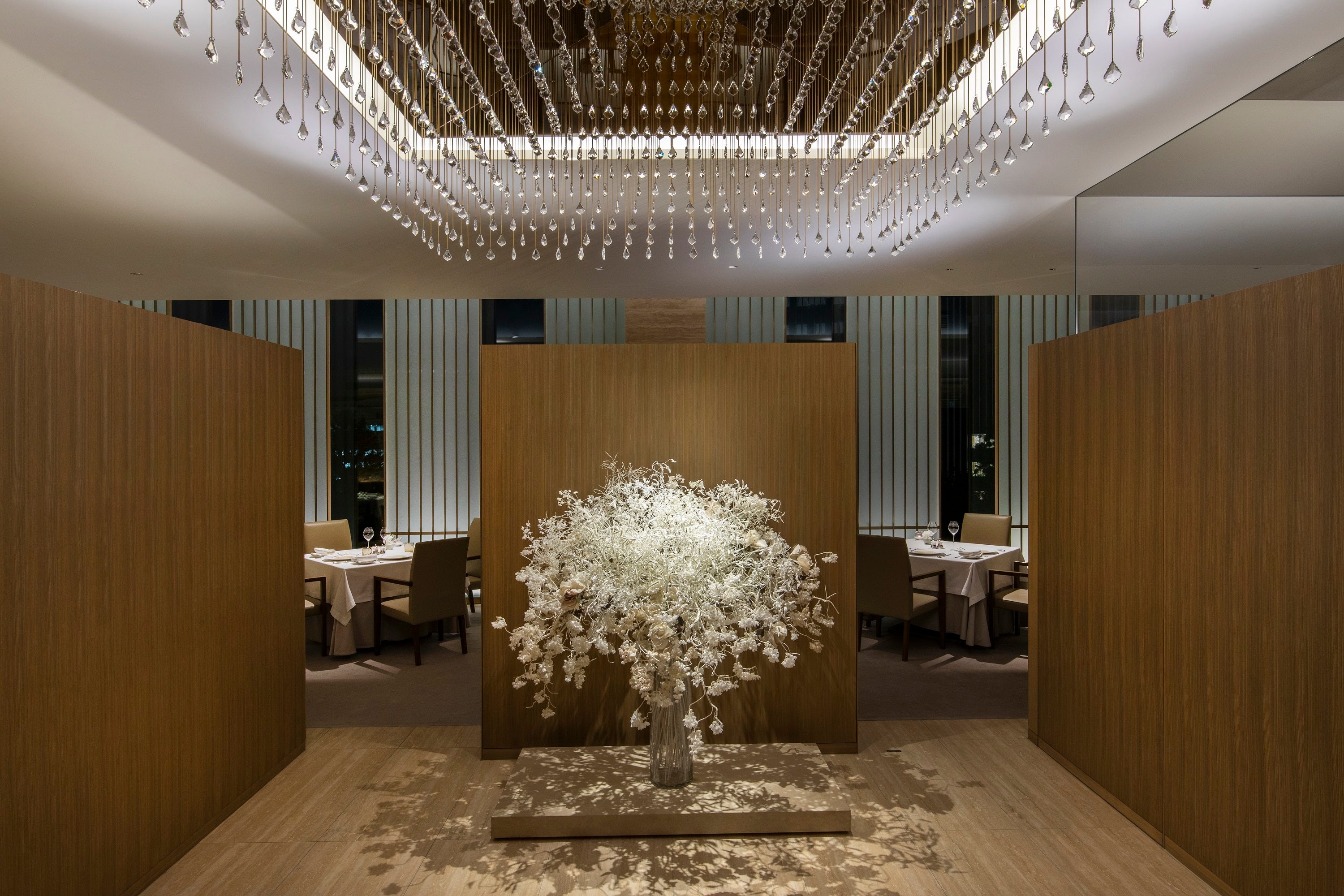 フランス料理 ヌーヴェル・エポック エントランス