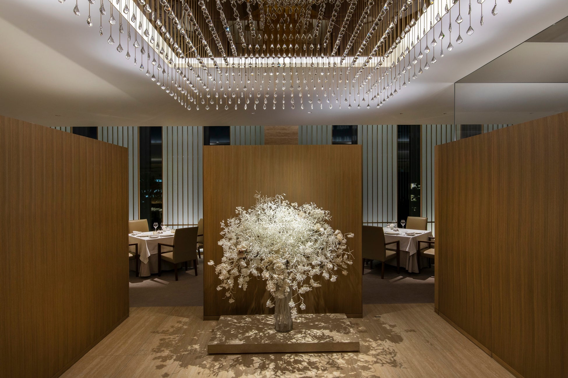 フランス料理 ヌーヴェル・エポック エントランス