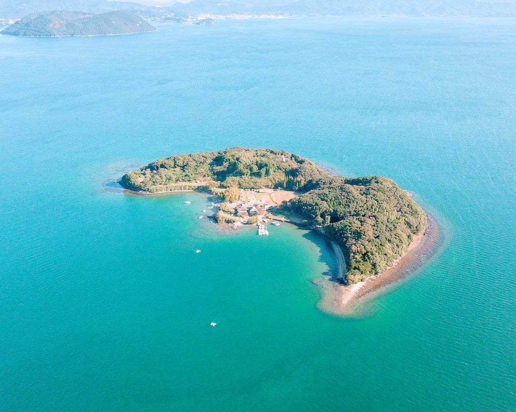 大村湾に浮かぶ無人島「田島」