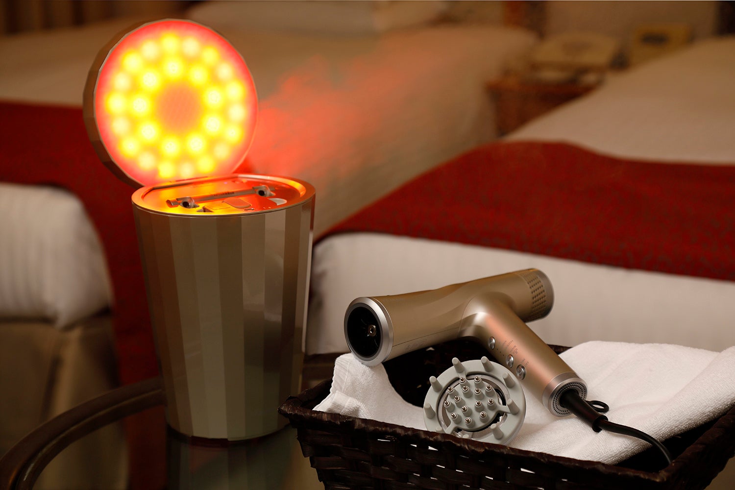 客室に設置した「YA-MAN TOKYO JAPAN」の製品