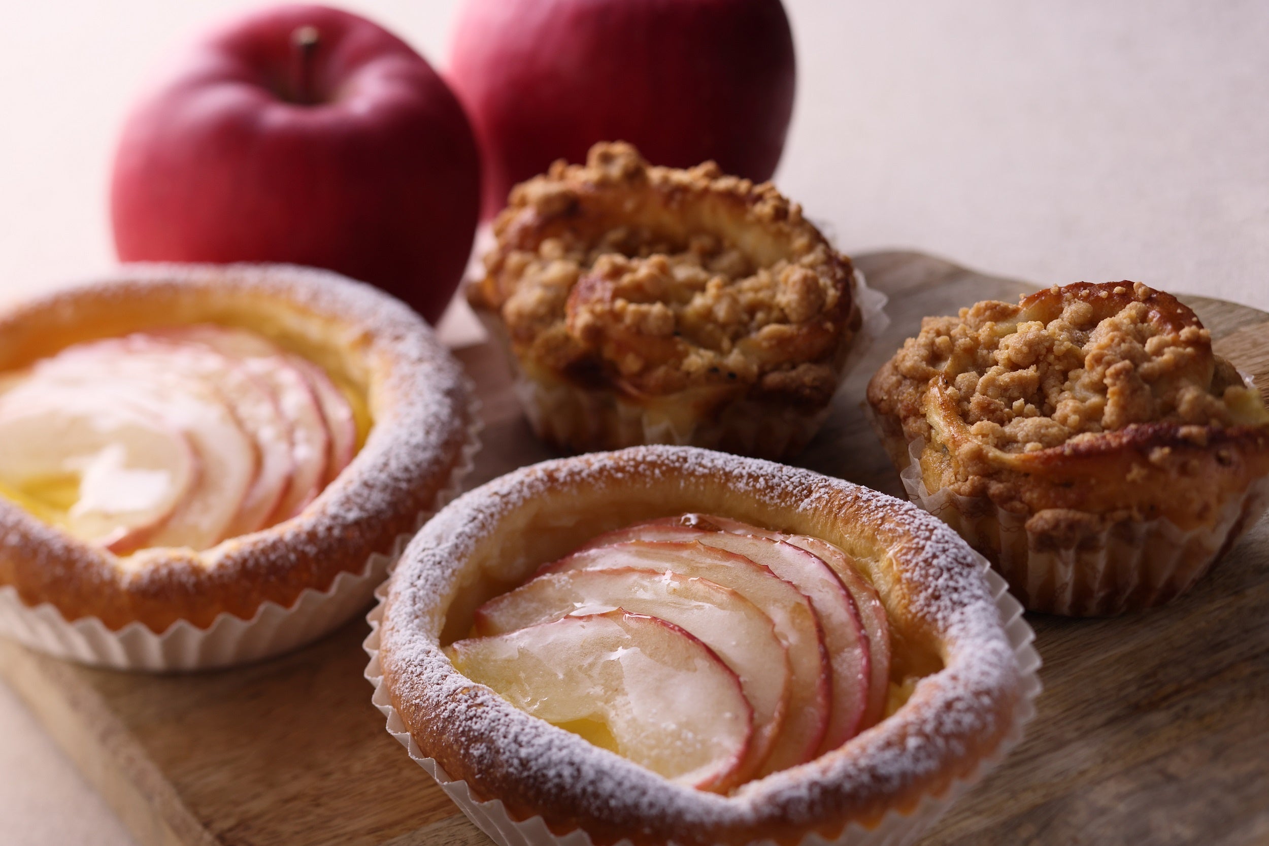 (左）ブリオッシュ ポンム　(右）アーグレイ ポンム