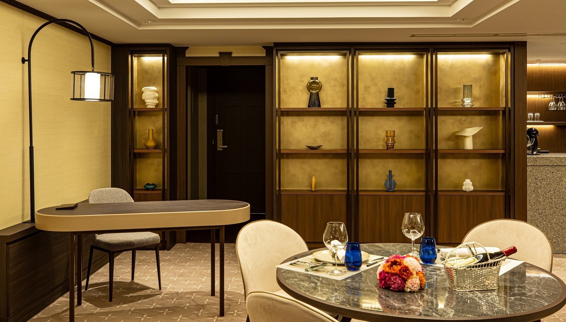 リビングルーム調度品一例