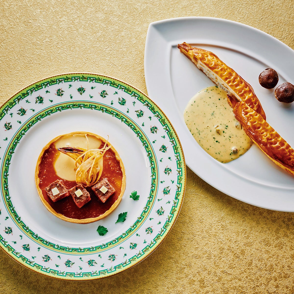 「淡路牛と淡路玉ねぎのタルト」と「淡路産舌平目のパイ包み焼き」