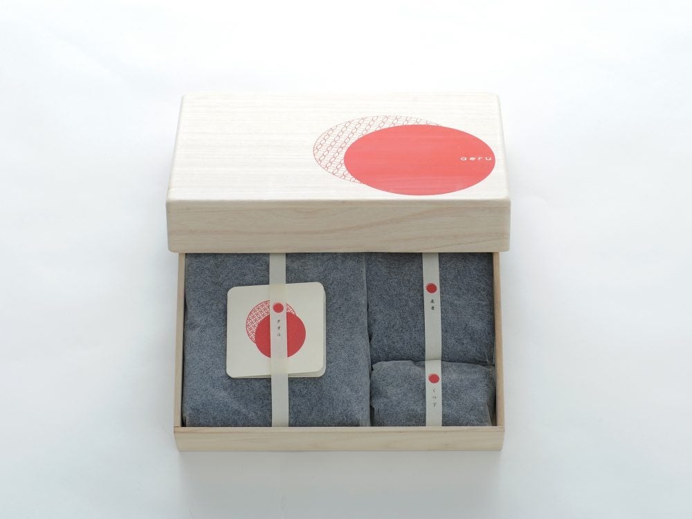 『徳島県から 本藍染の 出産祝いセット』