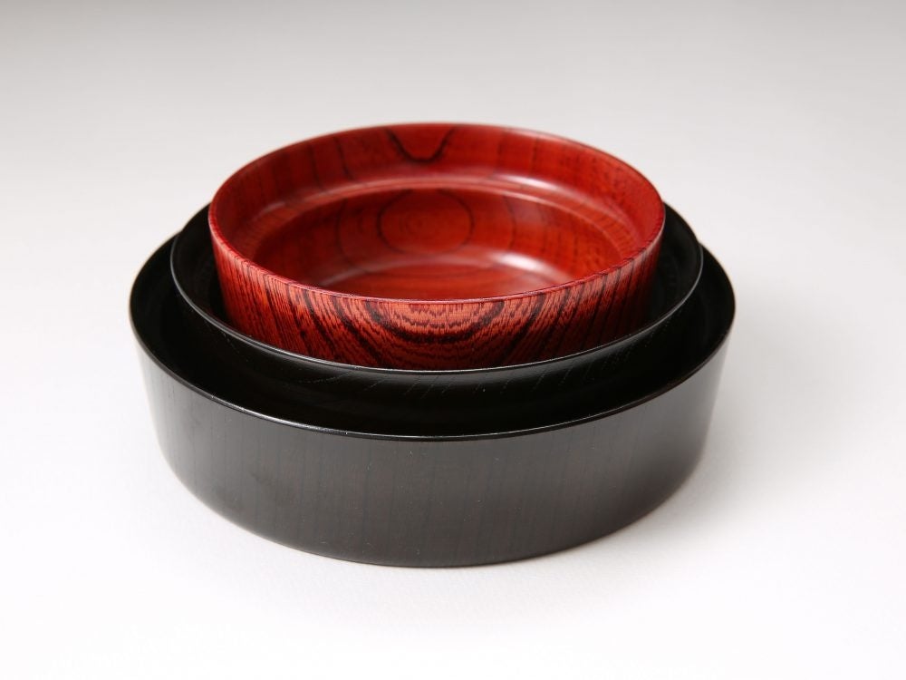 『石川県から 山中漆器の こぼしにくい器』