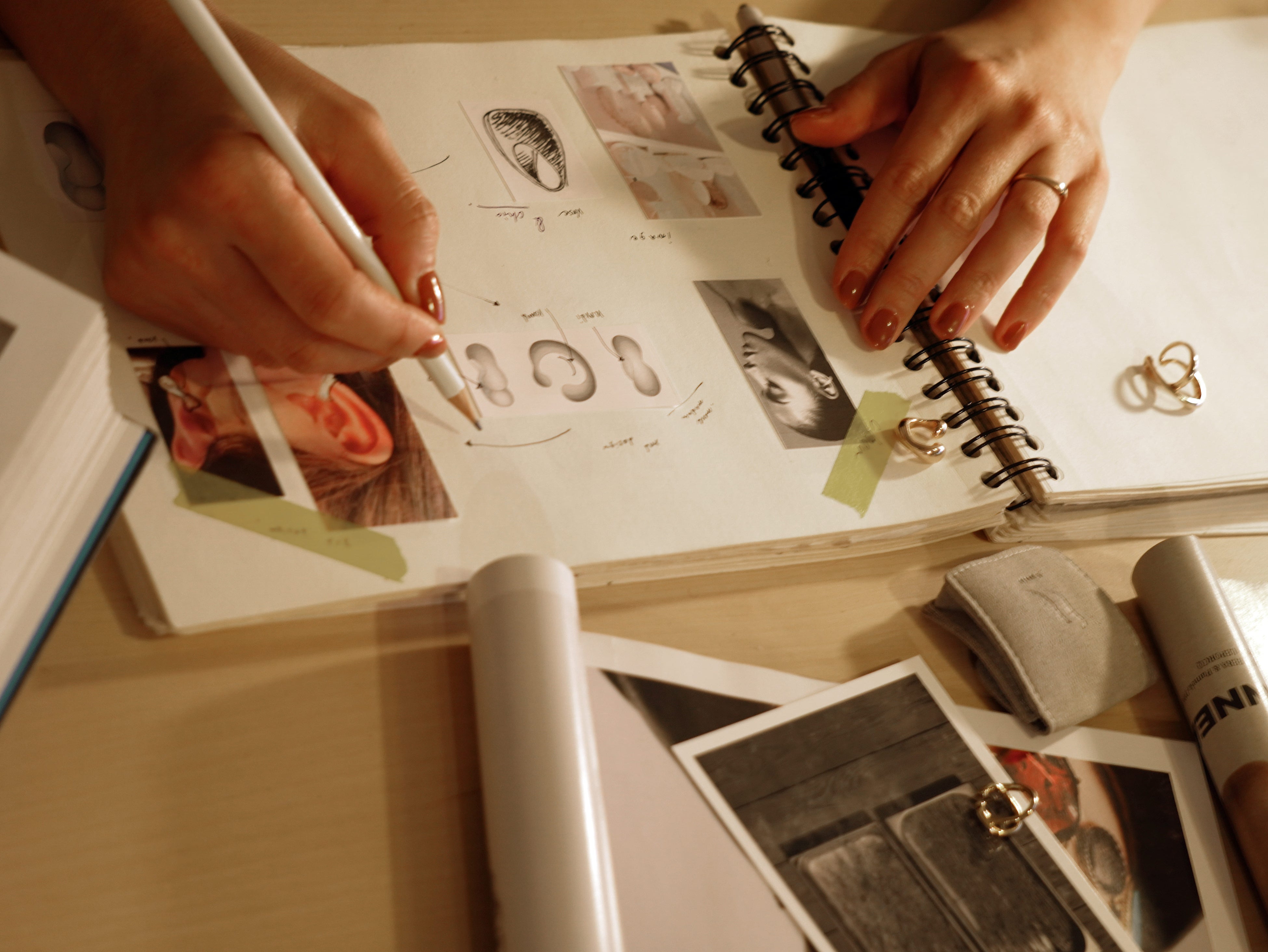 パリのアトリエでデザイン