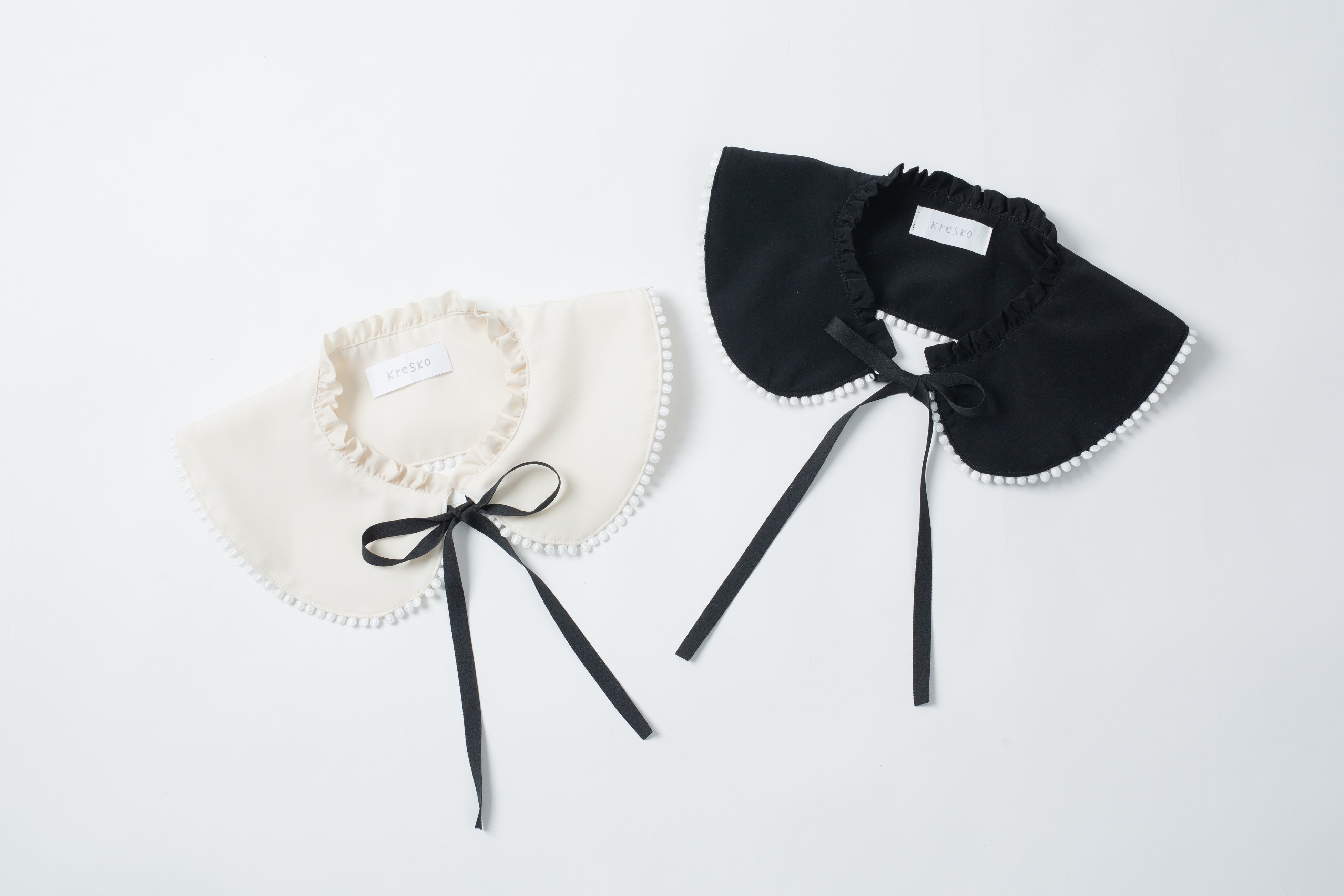 つけ襟は、セーターやスェットなどのカジュアルなスタイルにも合わせられます。