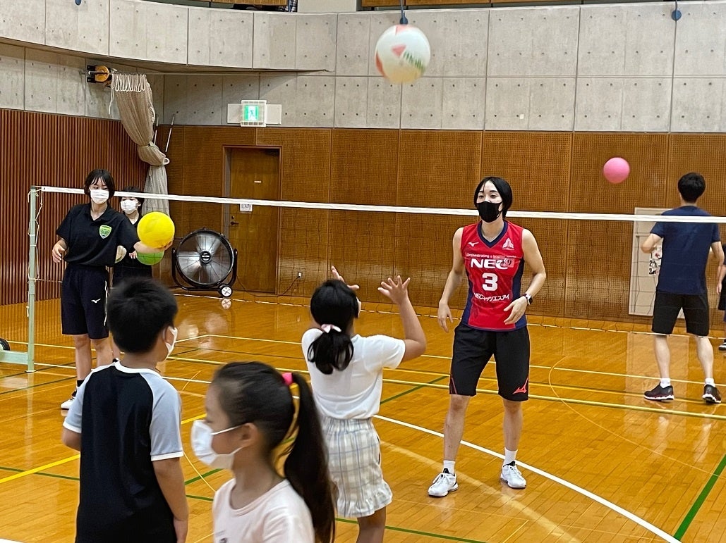 Necレッドロケッツ バレーボール Vリーグ が中原区役所主催 Necレッドロケッツバレーボール教室 に参加 日本電気株式会社のプレスリリース Necレッドロケッツ バレーボール Vリーグ が中原区役所主催 Necレッドロケッツバレーボール教室 に参加 日本電気株式会社のプレスリリース
