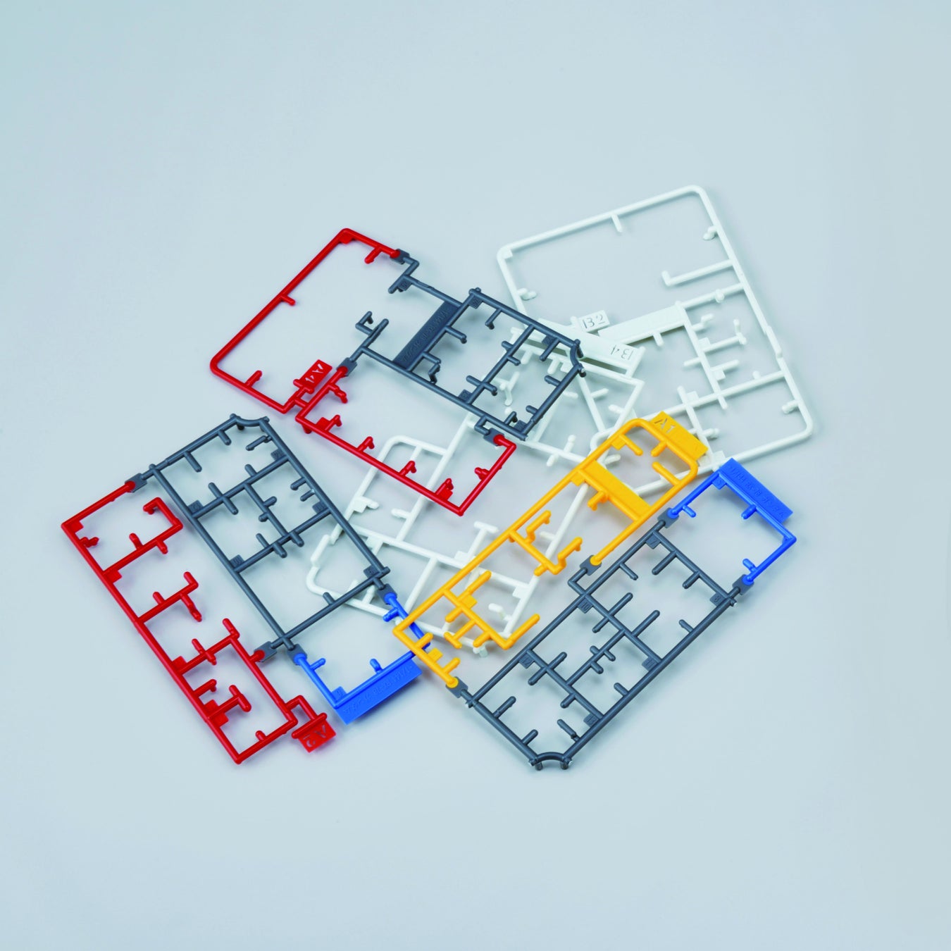 プラモデルを組み立てたあとのランナー