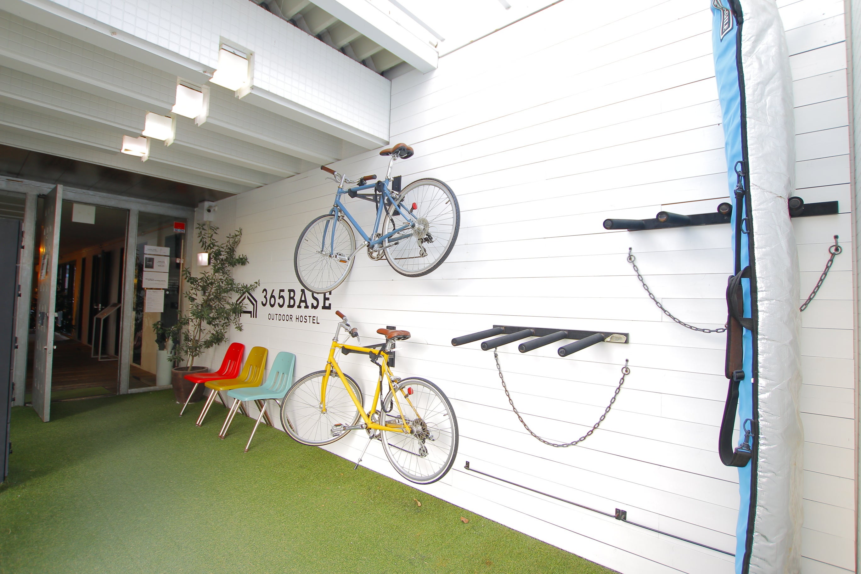 レンタサイクル用の自転車が置いてある