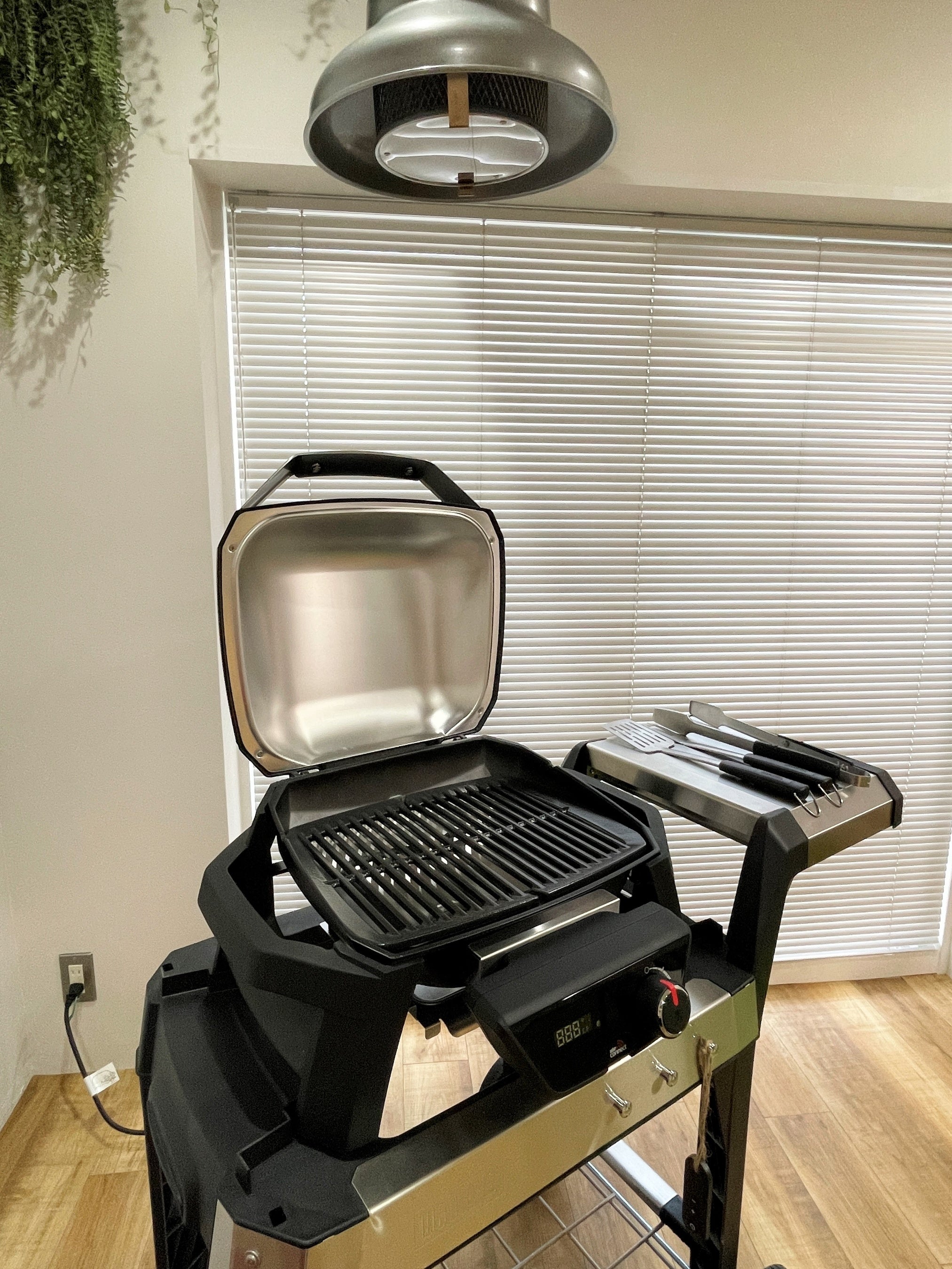 WEBERの電気グリル