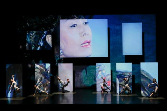 昭和歌謡を観る体験へ。美空ひばりの名曲がバレエで蘇る。 昭和歌謡を観る体験へ。美空ひばりの名曲がバレエで蘇る。