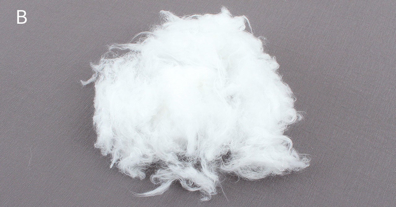 マイクロファイバーと太めの繊維をシリコン加工した２つの素材をブレンドしたソフトわた