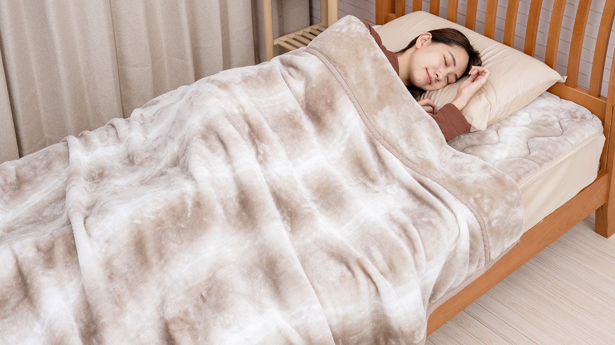 あたたかさとシンプルなデザイン性で人気の毛布・敷きパッド