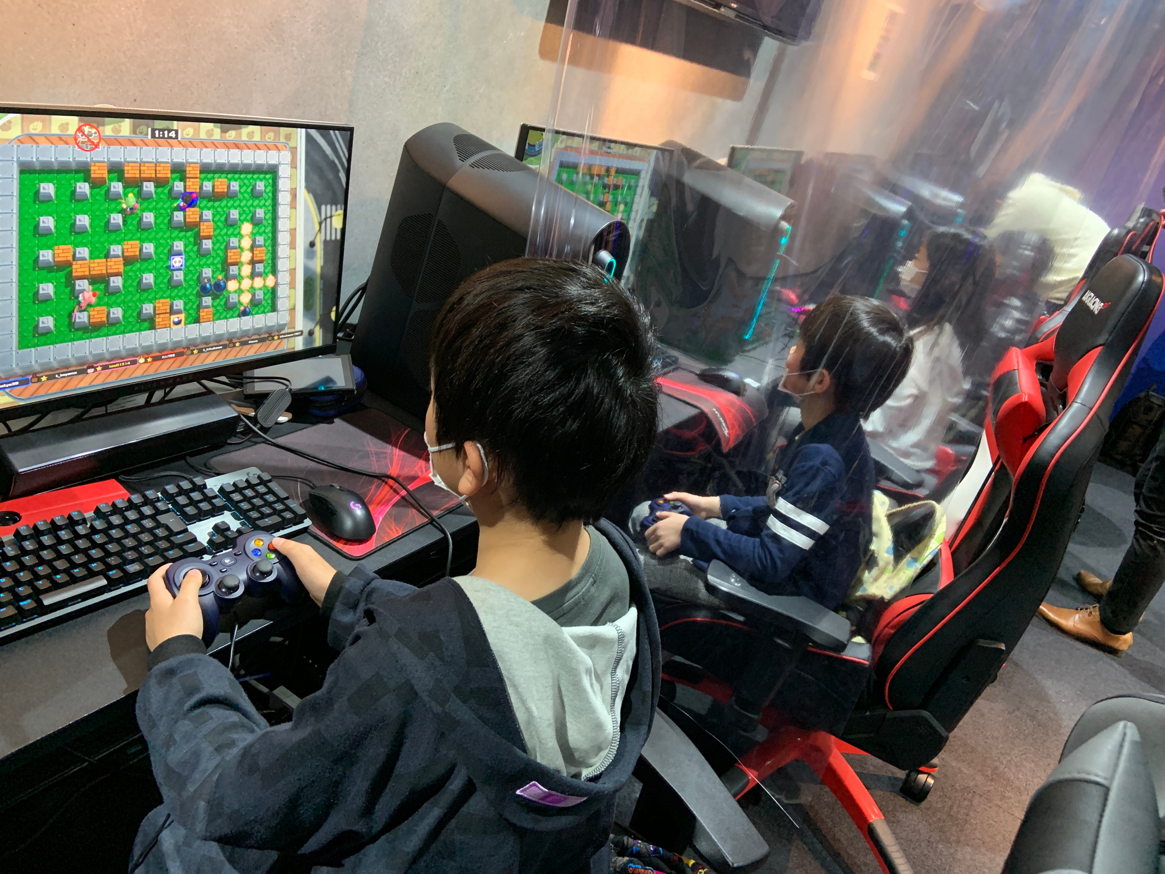 ゲームで遊んでいる様子