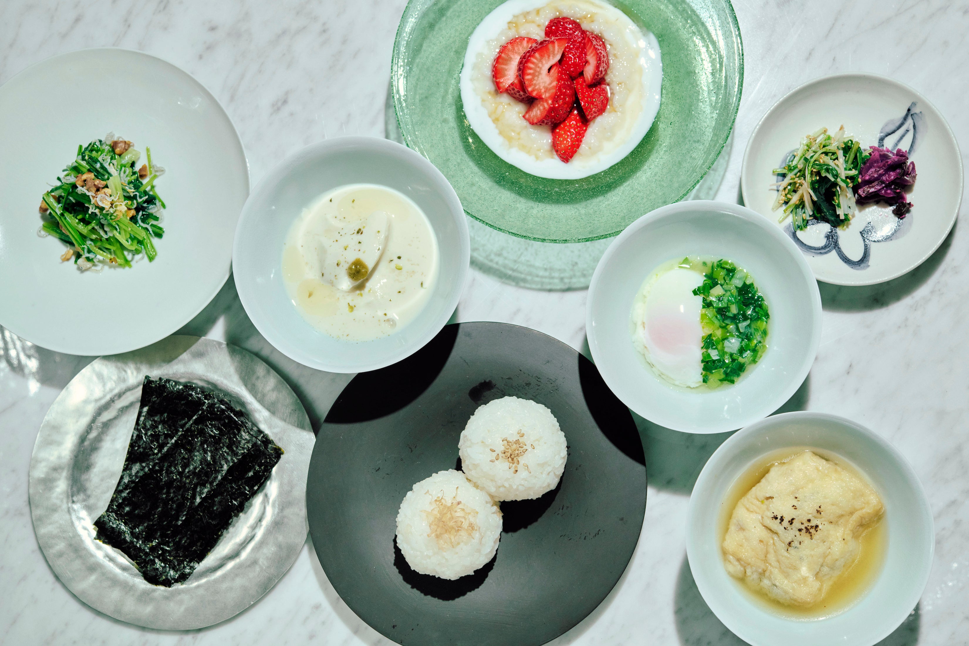 細川氏監修の朝食（季節によってメニューが異なります）