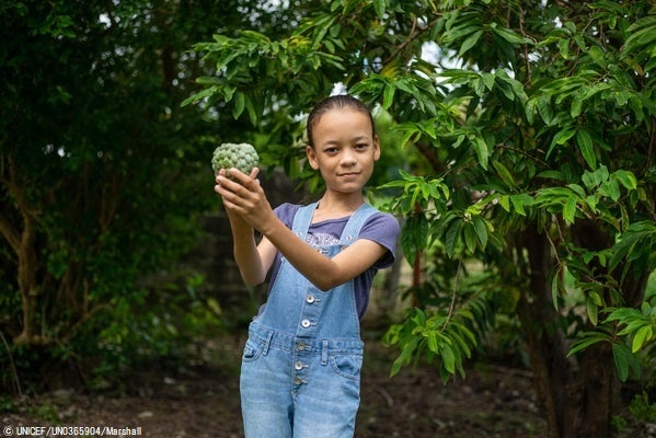 気候活動家のマリア・マーシャルさん。(バルバドス、2020年11月撮影) © UNICEF_UN0365904_Marshall