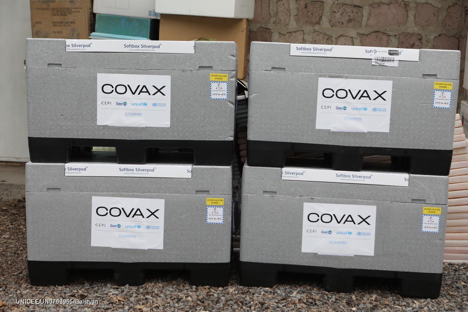 ユニセフがCOVAXを通じて国立疾病予防管理センターに届けたワクチン保冷箱。(アルメニア、2022年9月撮影) © UNICEF_UN0763965_Galstyan