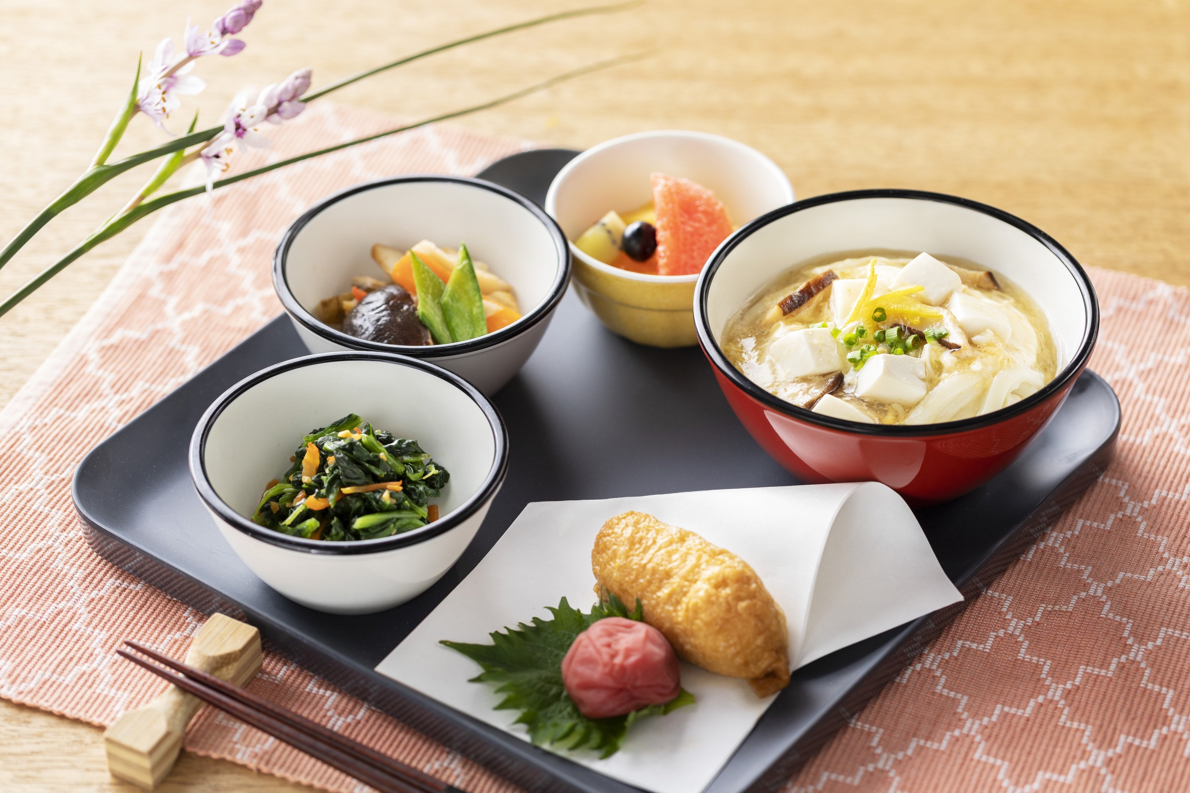 ＜WAKE（ヌードルプレート）＞