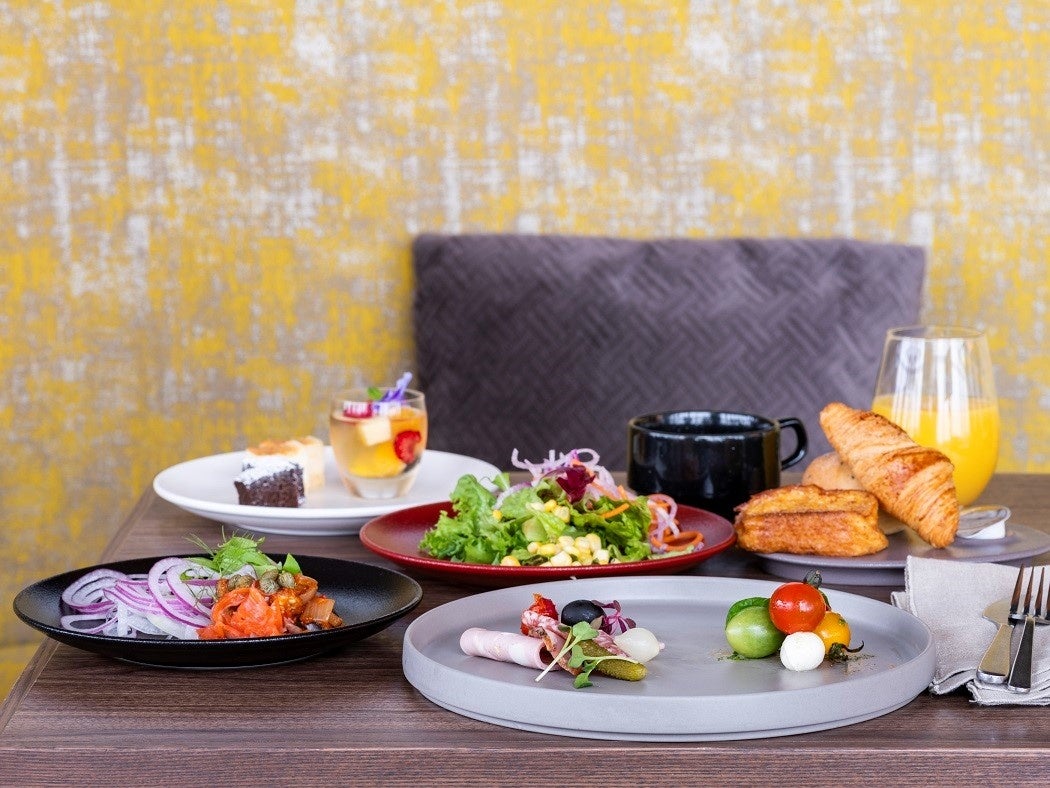 選べるメインディッシュとハーフビュッフェの朝食（イメージ）