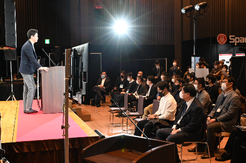 展示会会場内　ステージの様