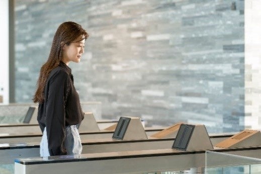 オフィスロビーでの顔認証入館