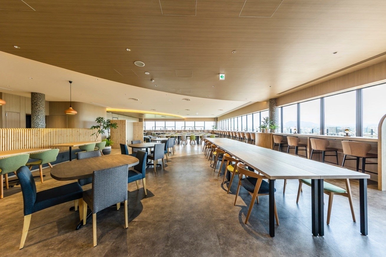 間伐材を活用したラウンジインテリア