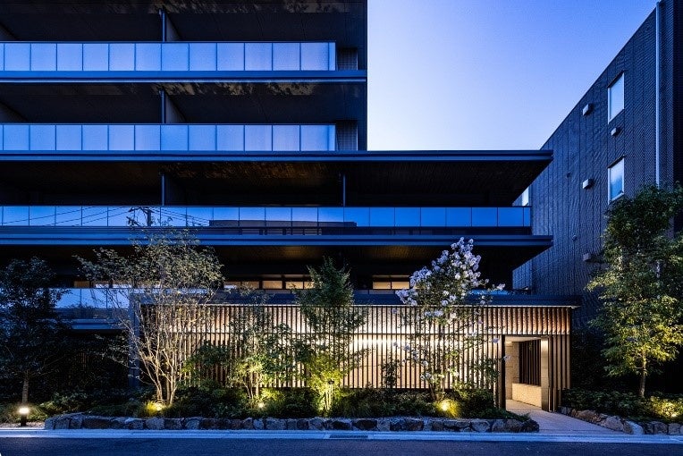 【エントランスアプローチ】