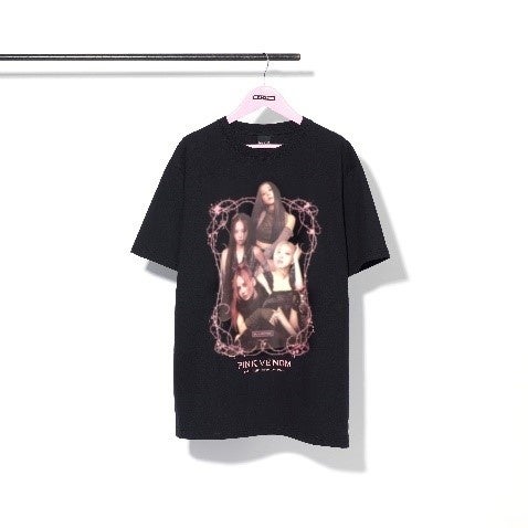 POPUP STORE限定フォトTシャツ (S/M/L) 各 4,500円(税込)