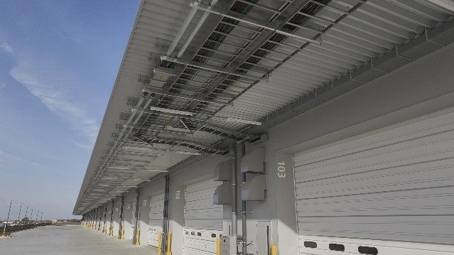 ＜1階奥行5.5ｍの大庇＞